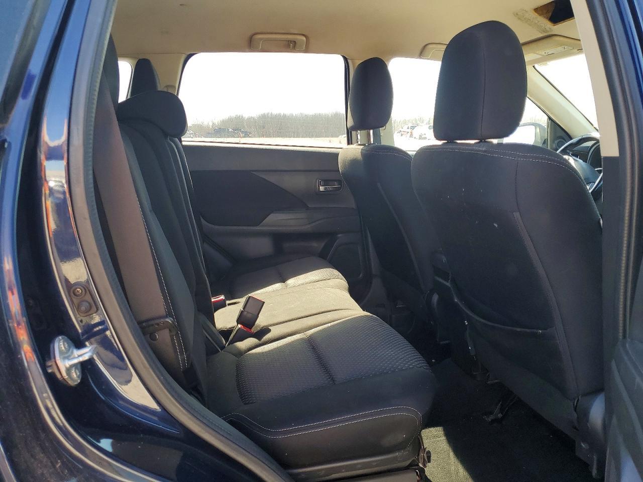 2016 Mitsubishi Outlander es