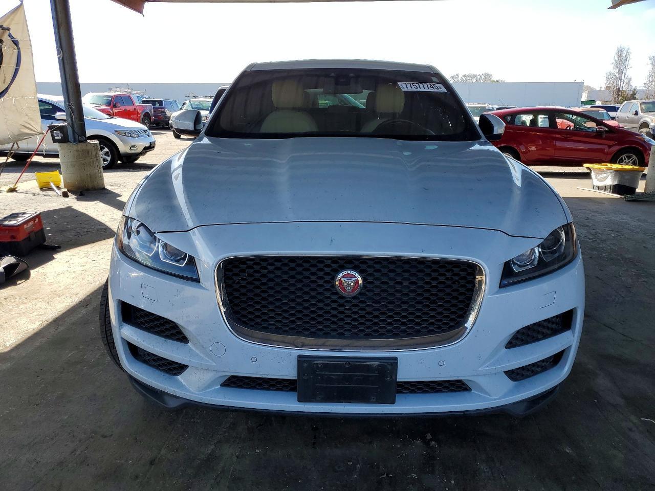 2017 Jaguar F-pace Prestige