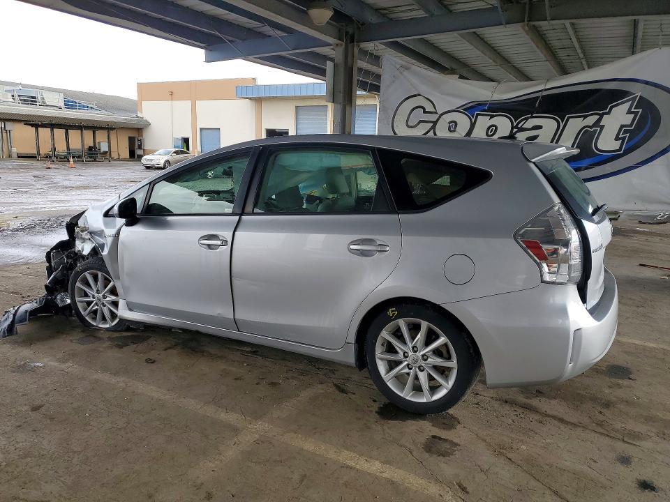 2013 Toyota Prius v Five