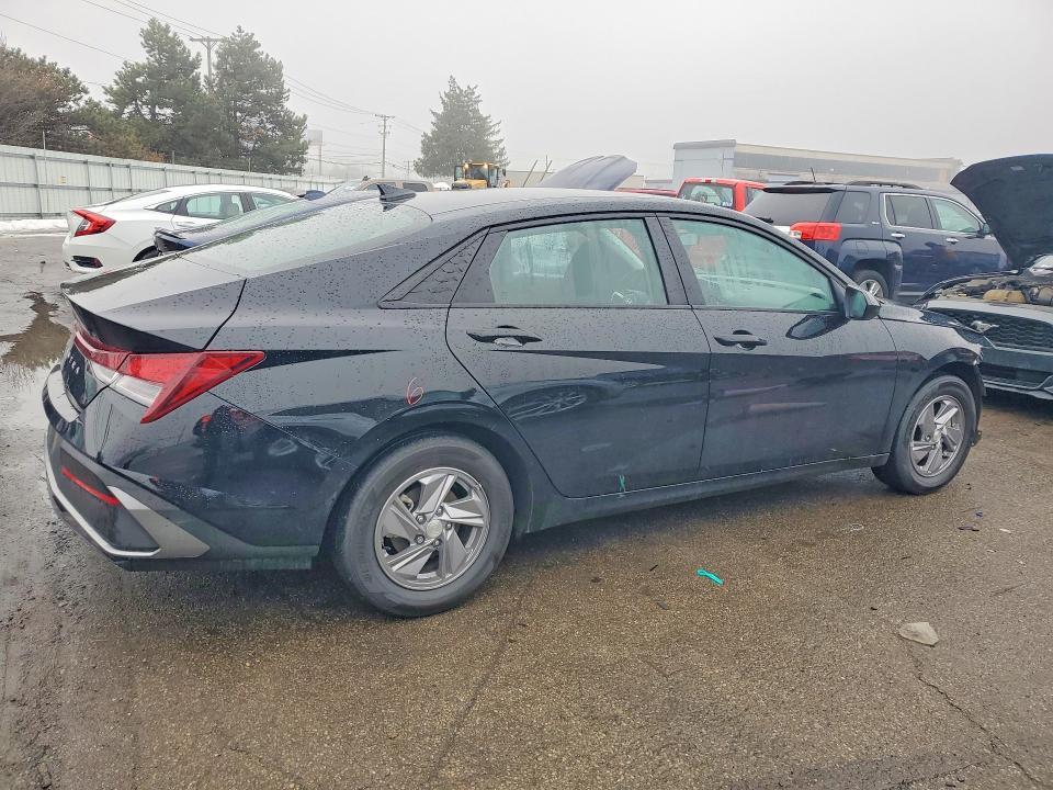2025 Hyundai Elantra se