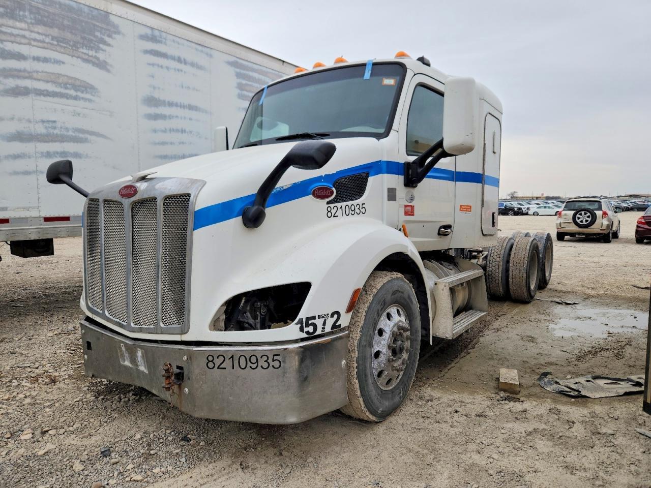 2015 Pntw 579-Semi Truck