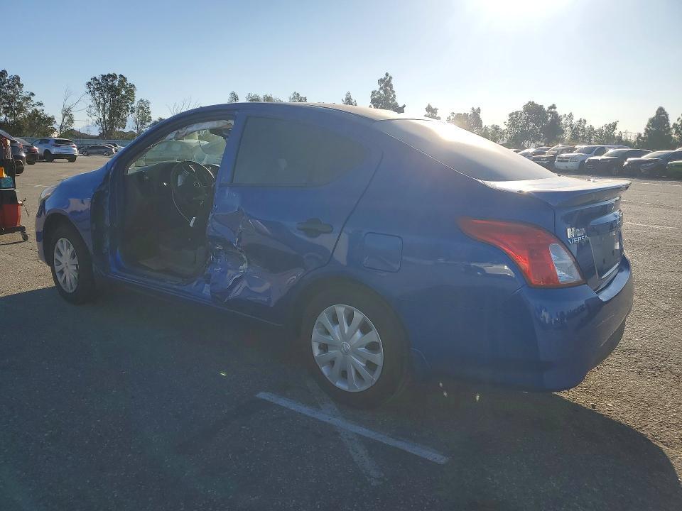 2016 Niss Versa s
