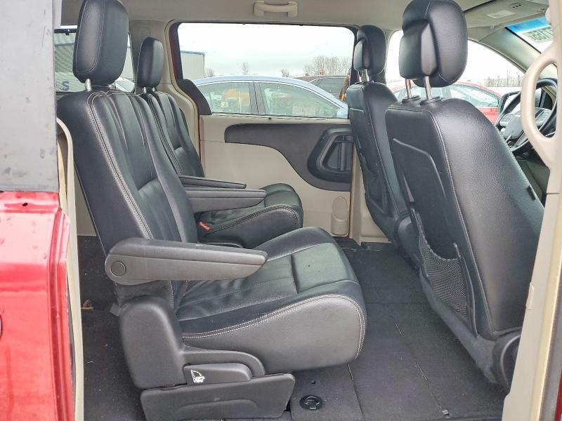 2015 Chrysler Town & Country Touring