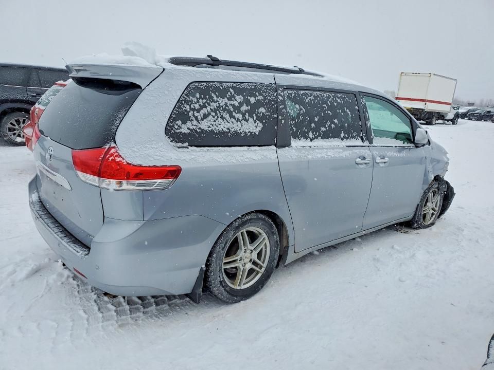 2011 Toyota Sienna xle