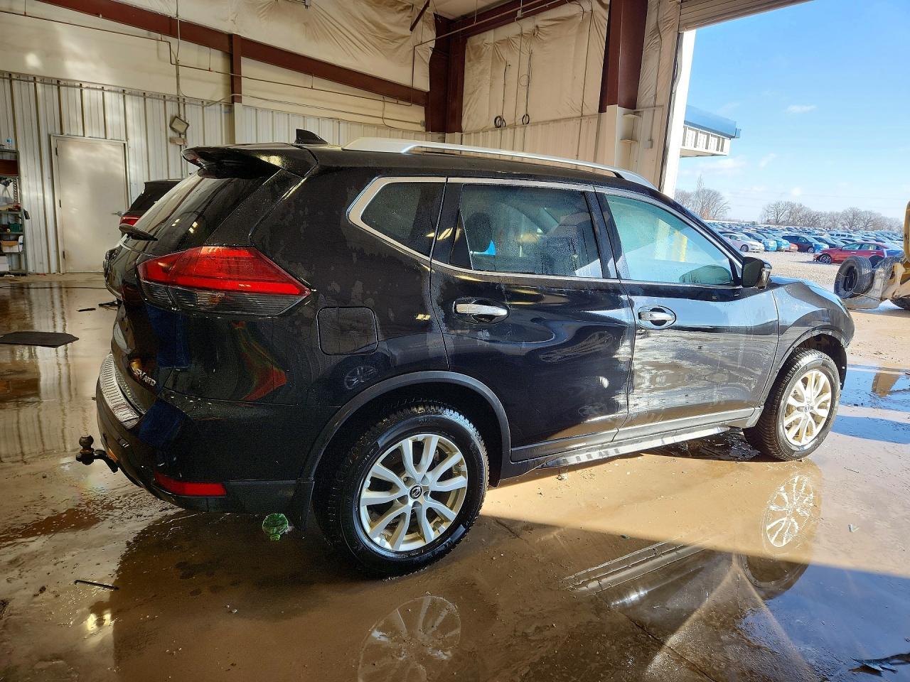 2017 Nissan Rogue sv