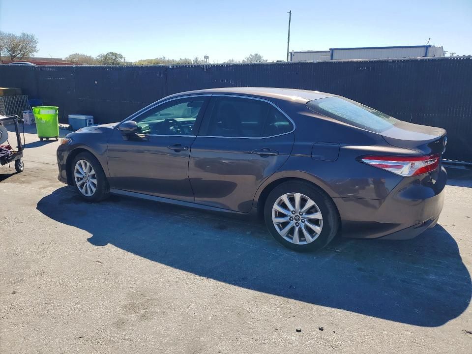 2018 Toyota Camry le