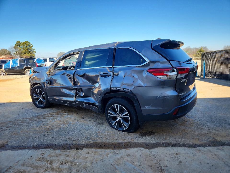 2017 Toyota Highlander le