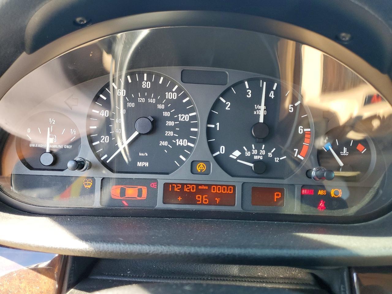 2003 BMW 325 xit