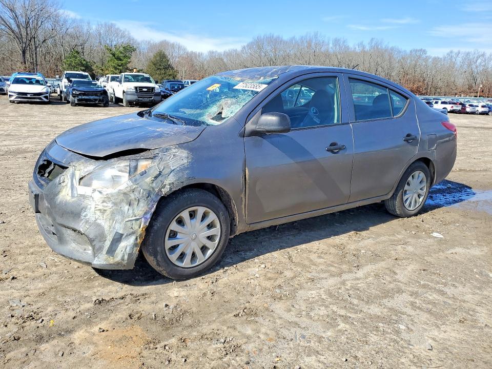 2013 Nissan Versa 1.6 s