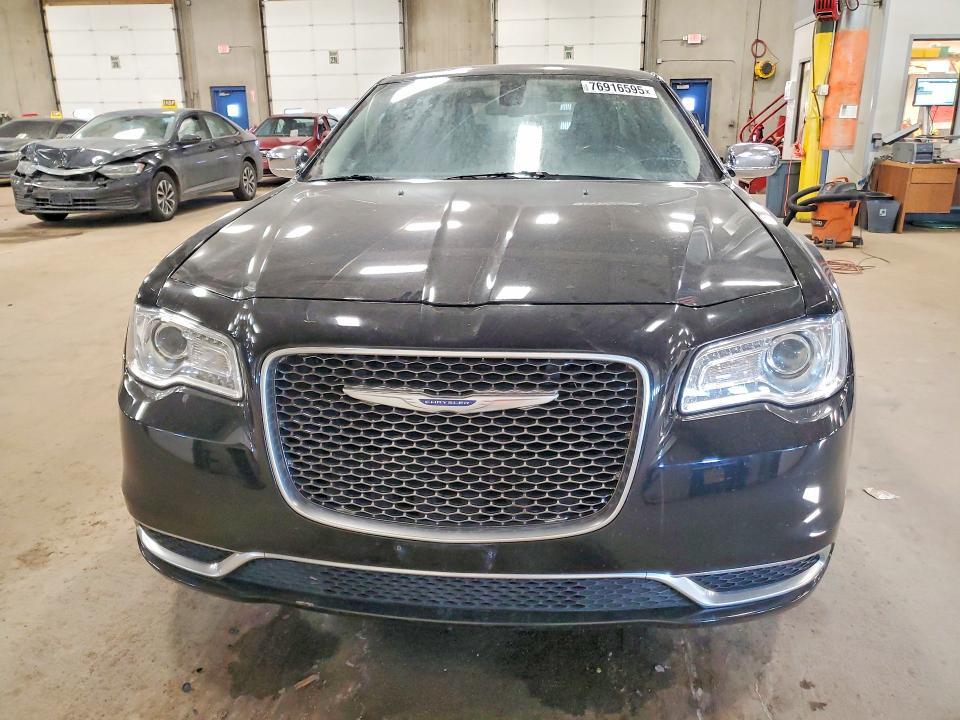 2019 Chrysler 300 Touring