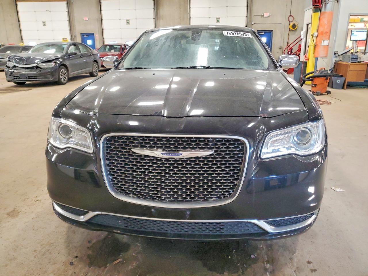 2019 Chrysler 300 Touring