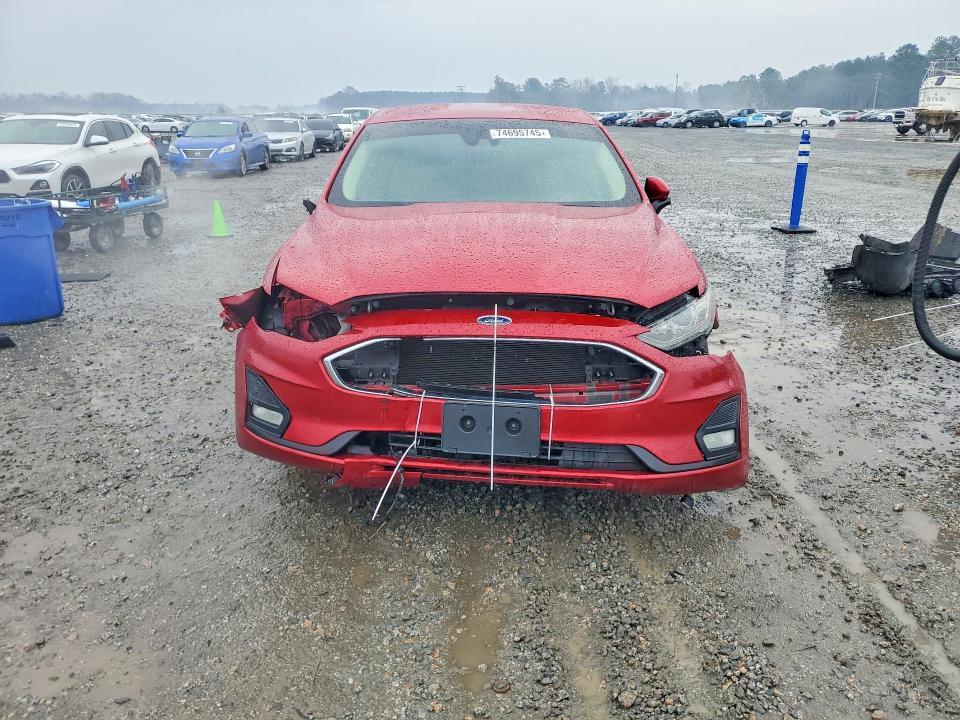 2020 Ford Fusion se