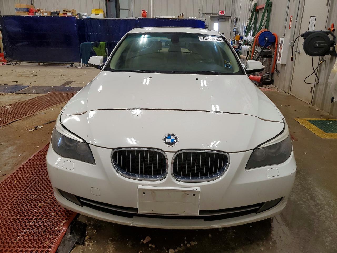 2010 BMW 528 xi
