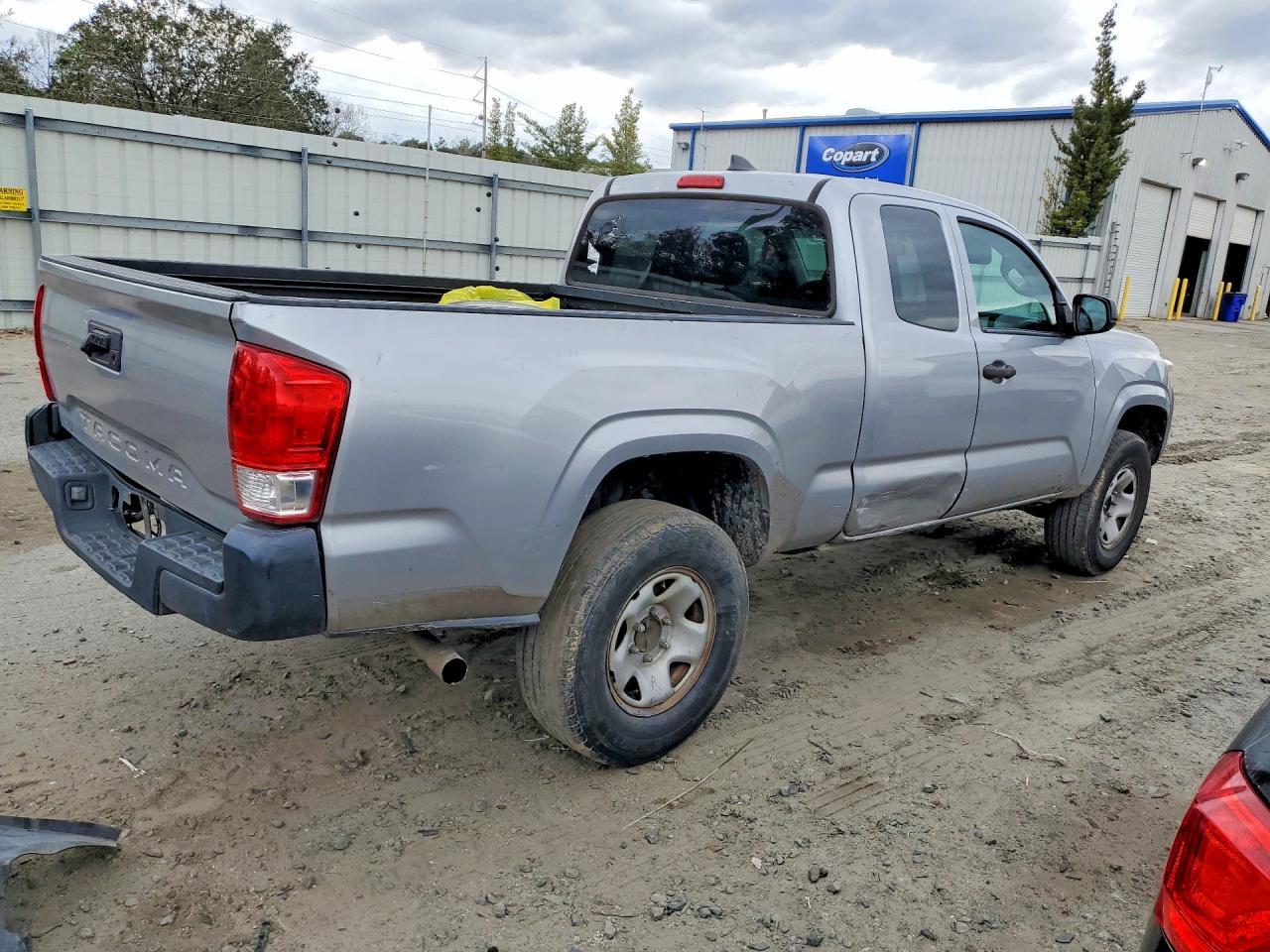 2017 Toyota Tacoma SR