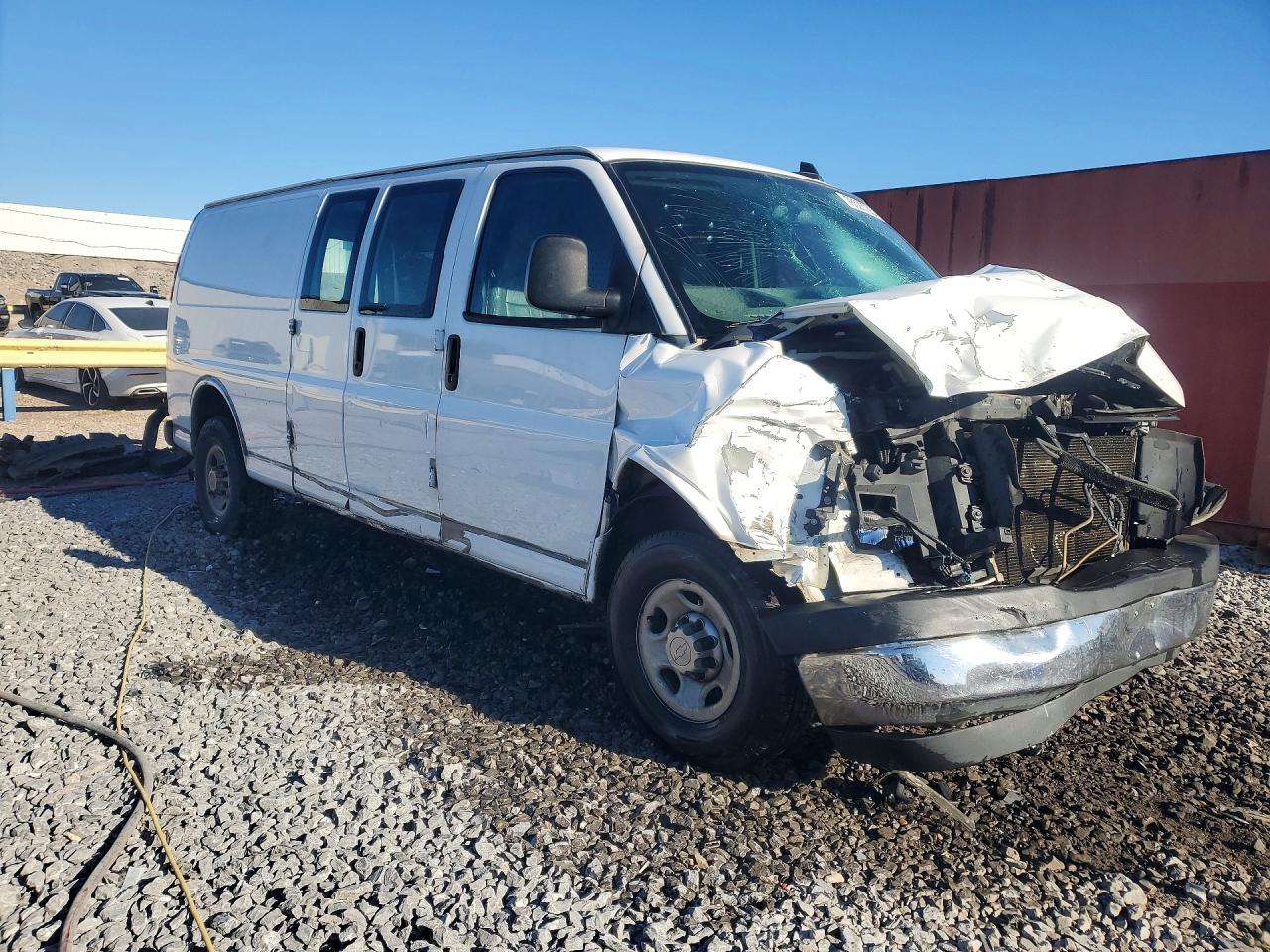 2017 Chevrolet Express Cargo 3500 1