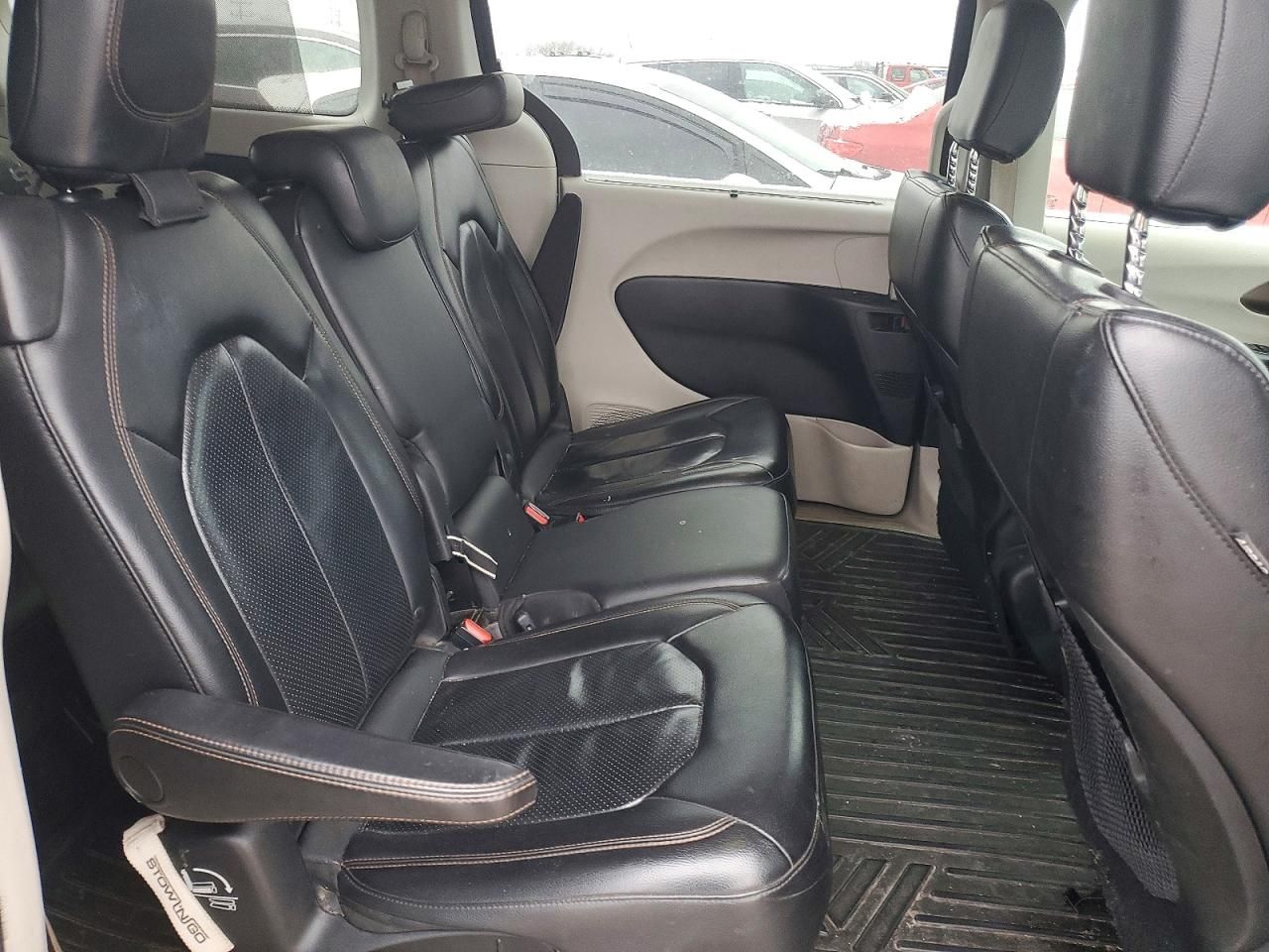 2018 Chrysler Pacifica Touring l