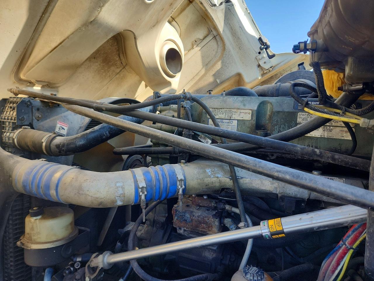 2000 Freightliner Conventional Semi Truck