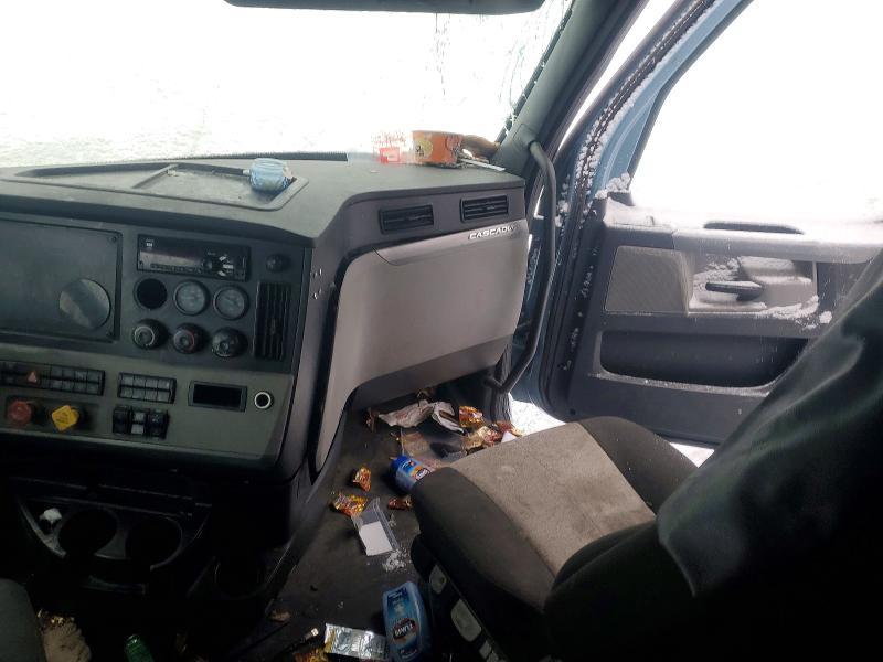 2020 Freightliner Cascadia 126