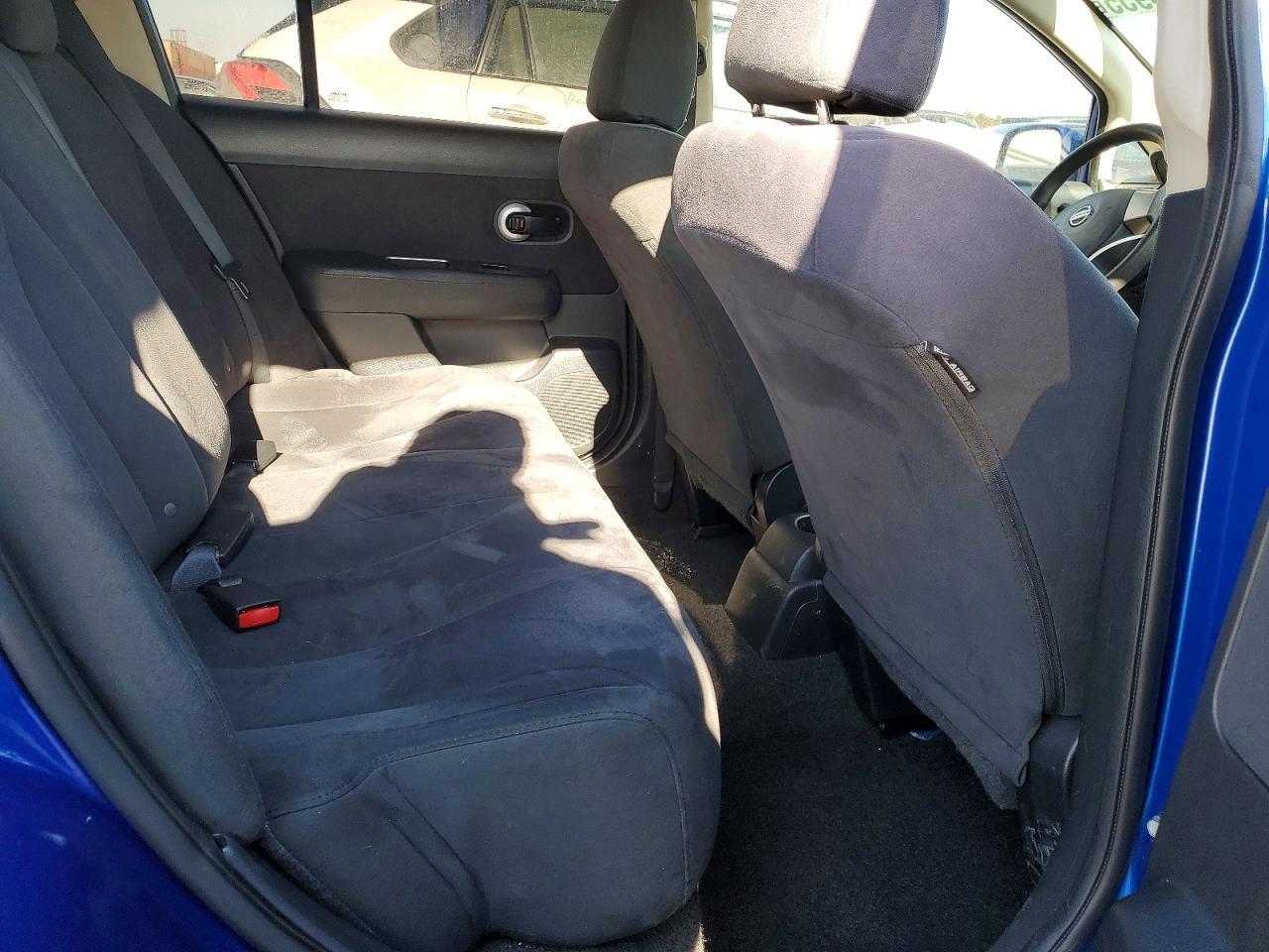 2009 Niss Versa