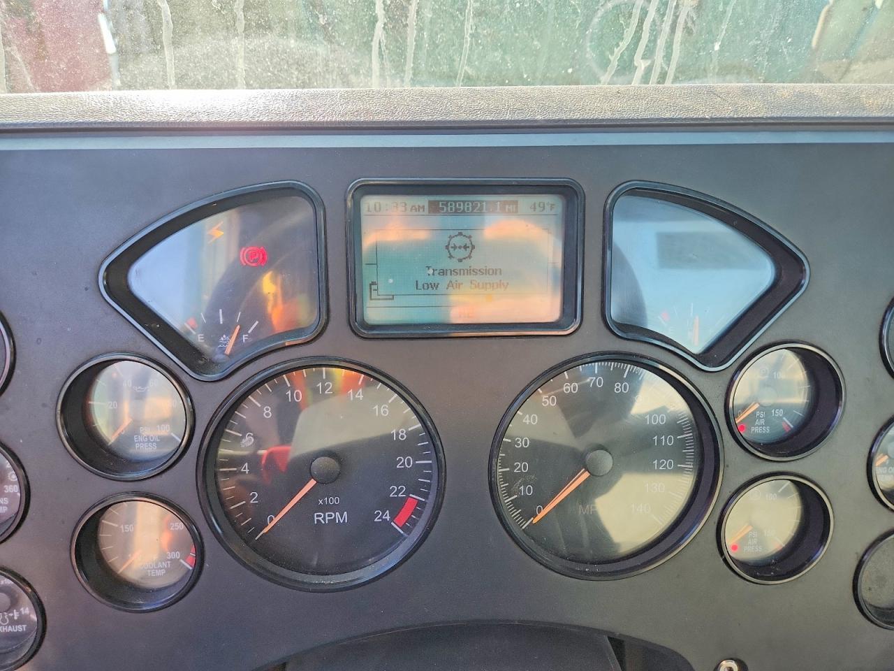 2016 Mack CXU613 Semi Truck