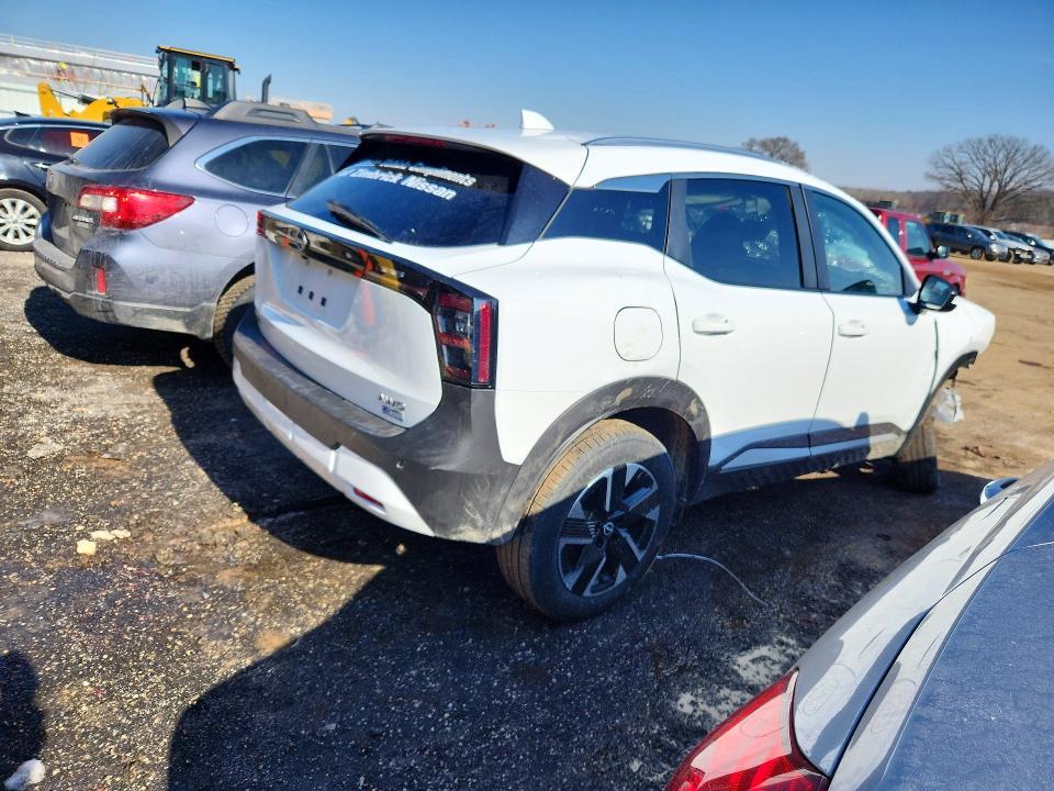 2025 Nissan Kicks sv
