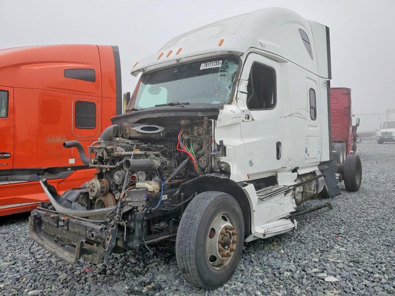 2018 Freightliner Cascadia 1-semi Truck