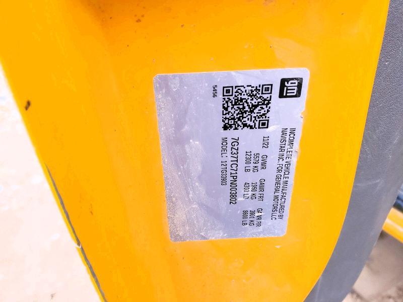 2023 GMC Savana box Truck