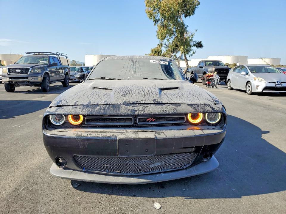2015 Dodge Challenger sxt