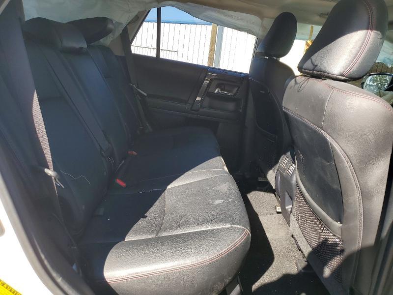 2023 Toyota 4runner se