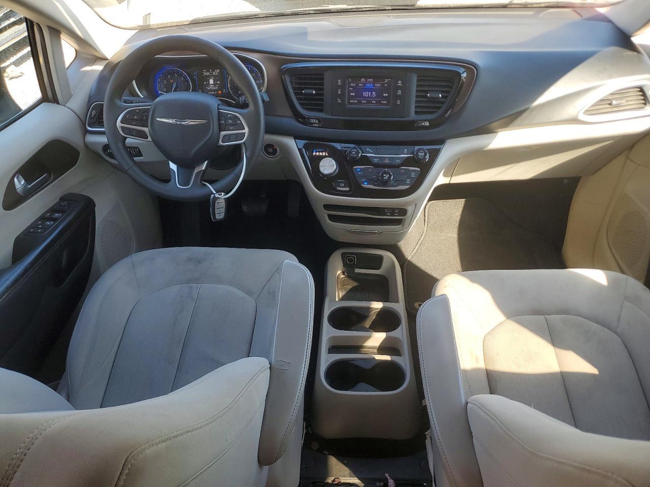 2017 Chrysler Pacifica lx
