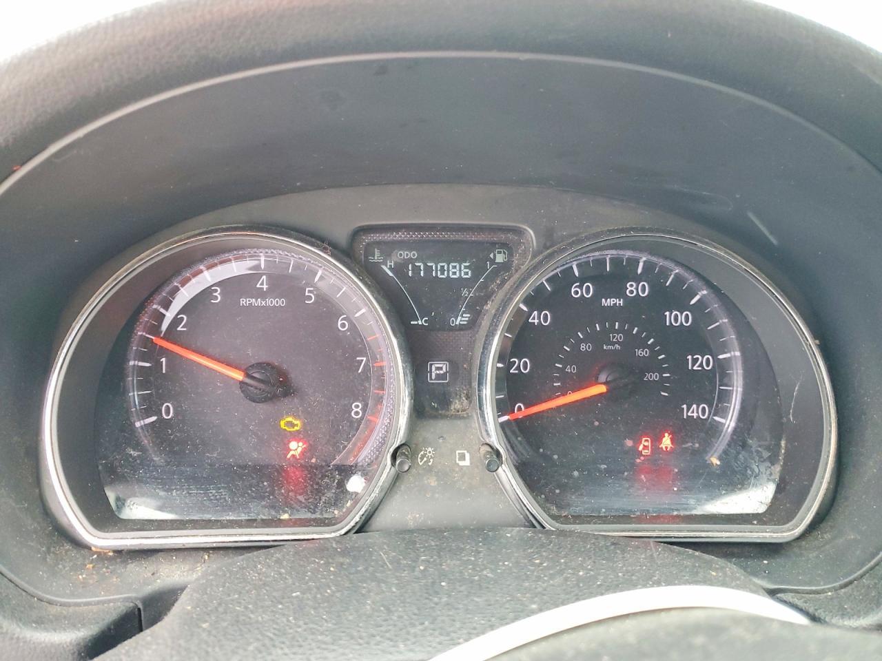 2016 Niss Versa s