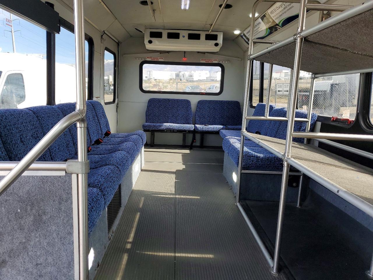2016 Ford E450 Shuttle Bus