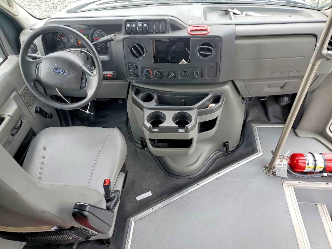 2017 Ford E450 Shuttle Bus