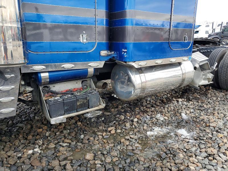 2001 Peterbilt Tractor 2001 Peterbilt 379 Semi Truck