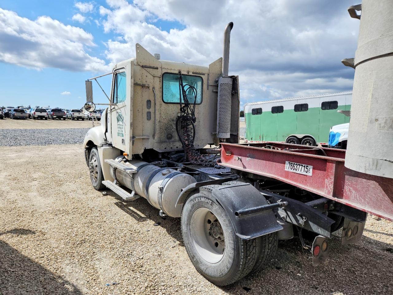2007 Freightliner Conventional Columbia