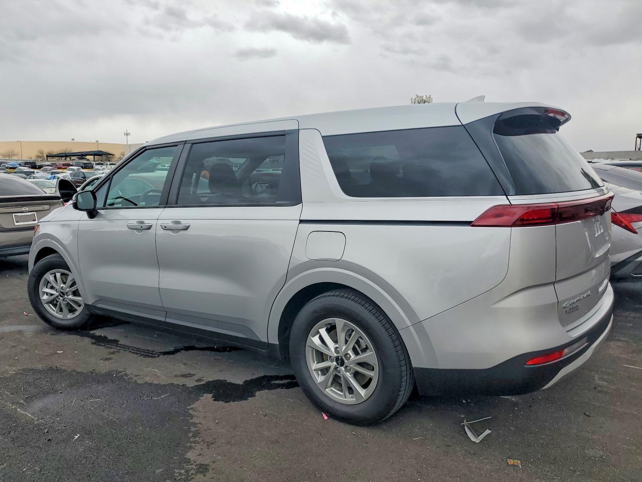 2022 KIA Carnival lx