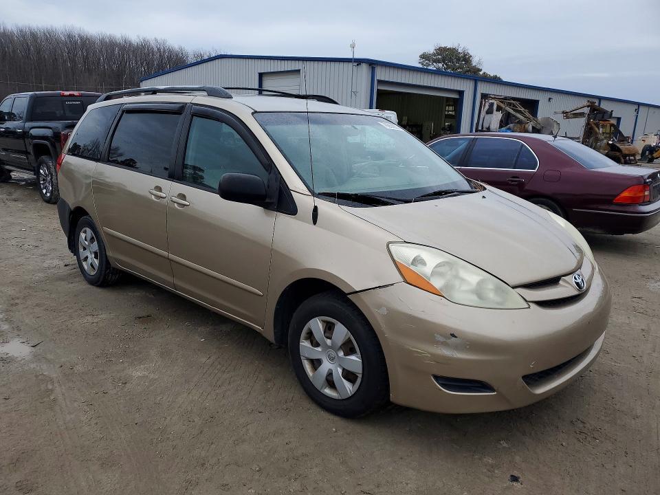 2006 Toyota Sienna le 8 Passenger