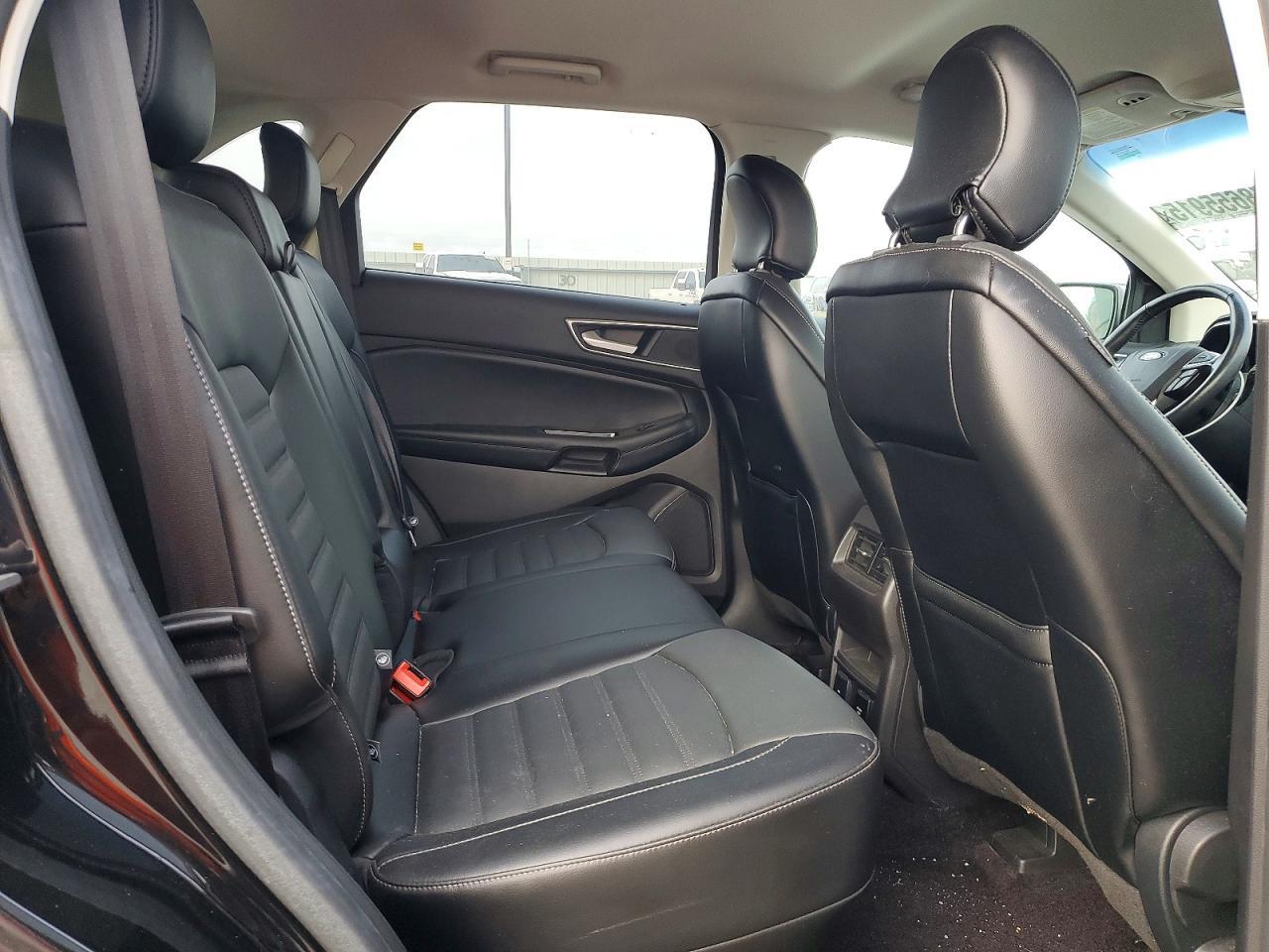 2017 Ford Edge sel