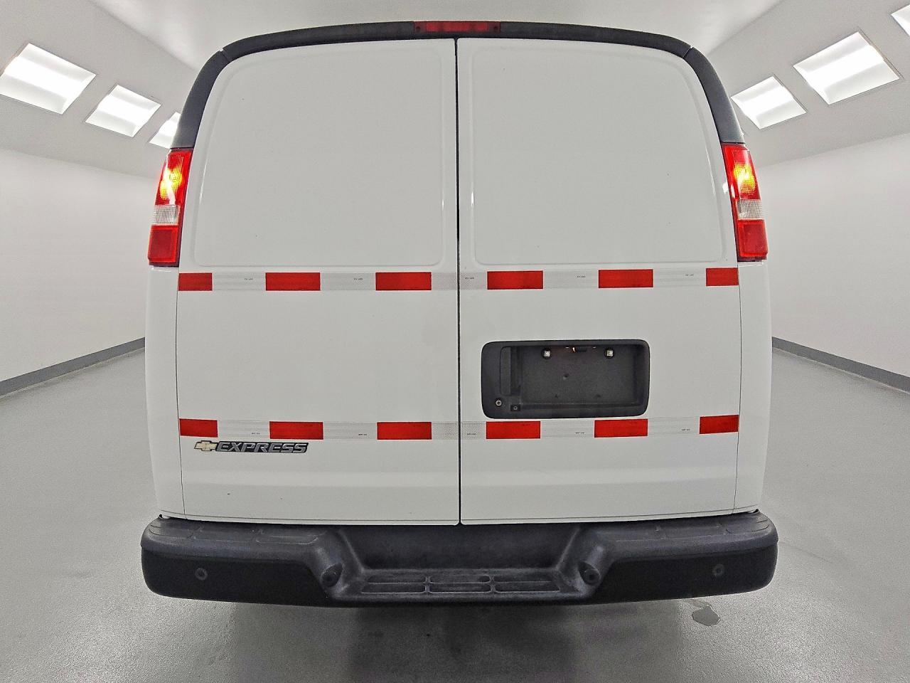 2020 Chevrolet Express G2500