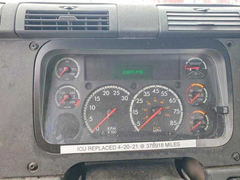 2016 Freigliner 2016 Freightliner Cascadia 125 Semi Truck