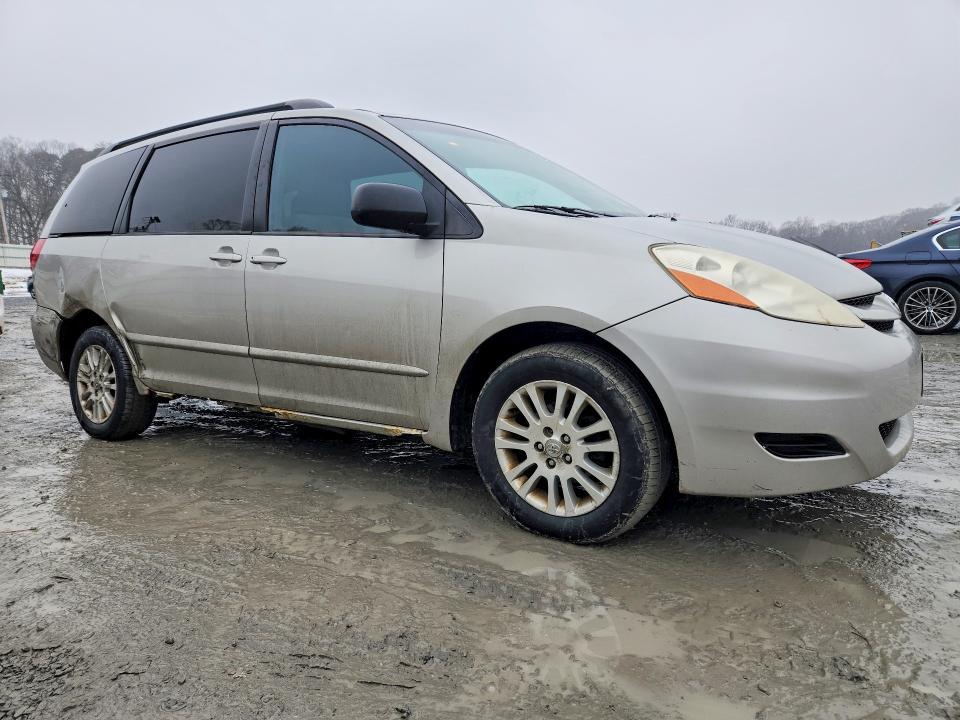 2009 Toyota Sienna le