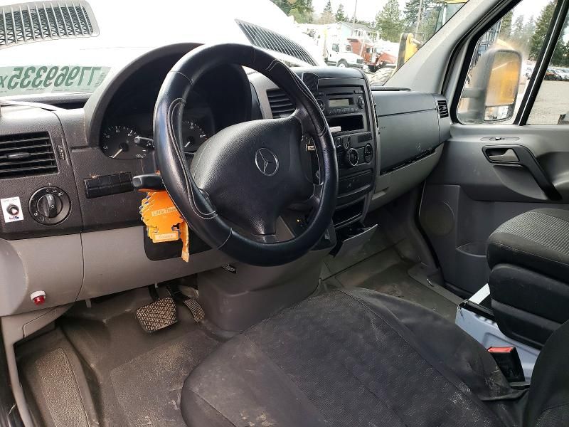 2012 Mercedes-Benz 2012 Mercedes Benz Sprinter box Truck