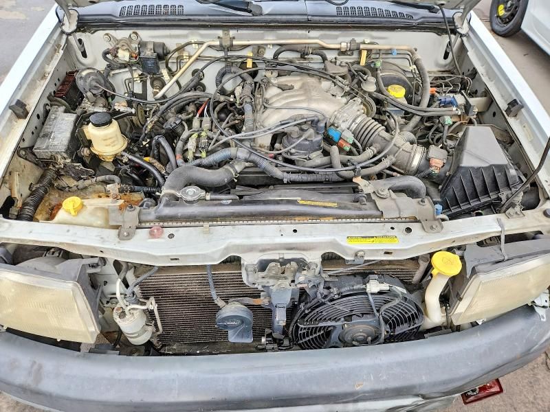 2000 Nissan Xterra xe