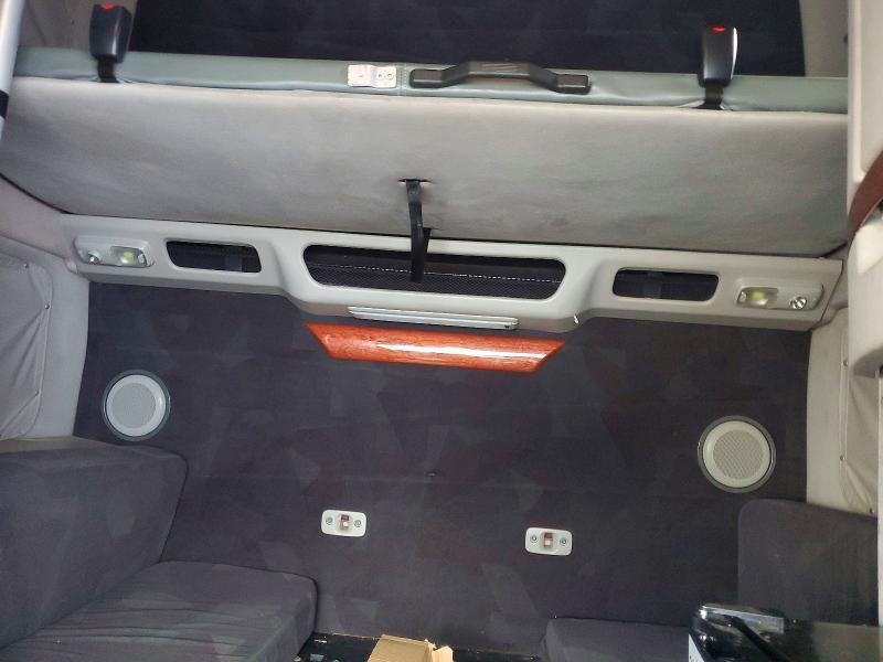 2011 Volvo VNL Semi Truck