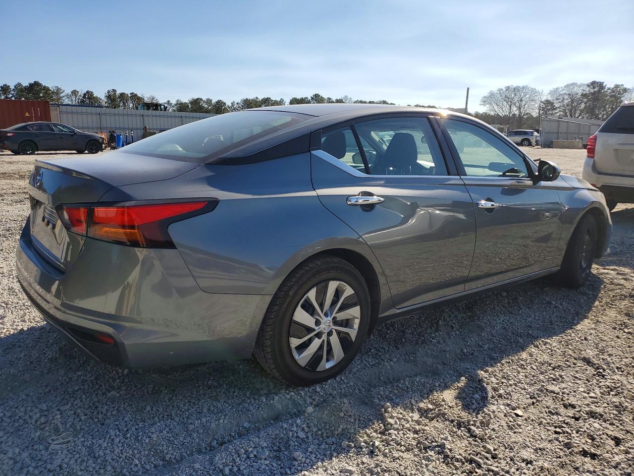 2022 Nissan Altima s