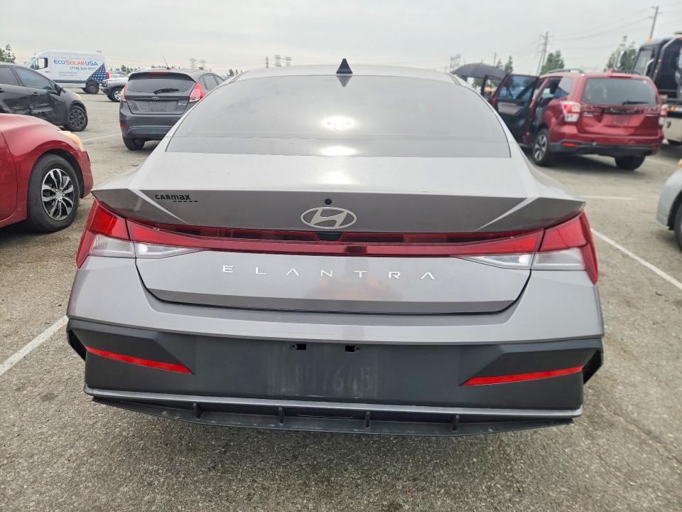 2024 Hyundai Elantra se