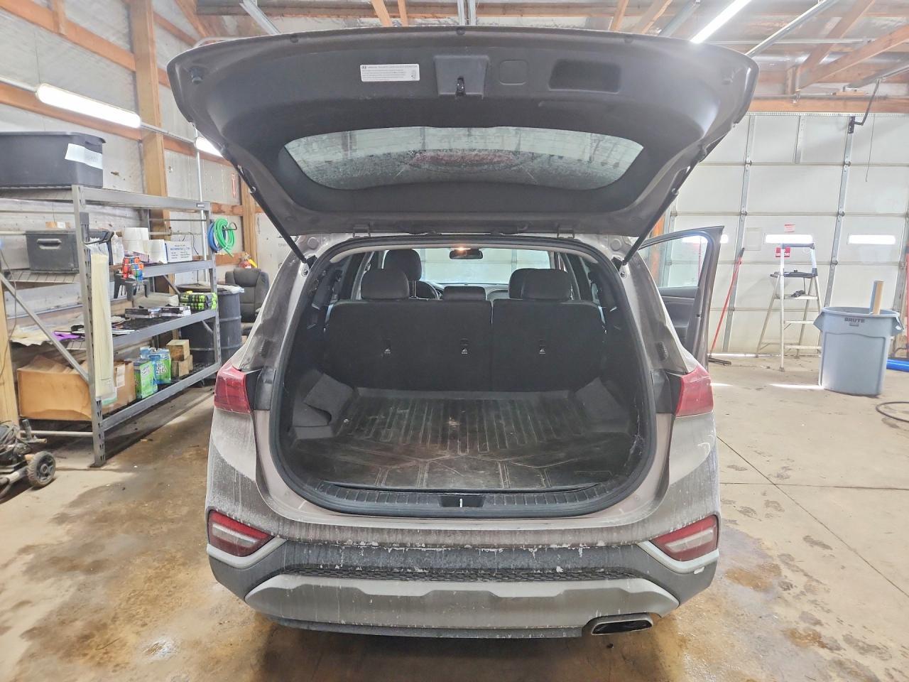 2019 Hyundai Santa fe se 2.4l