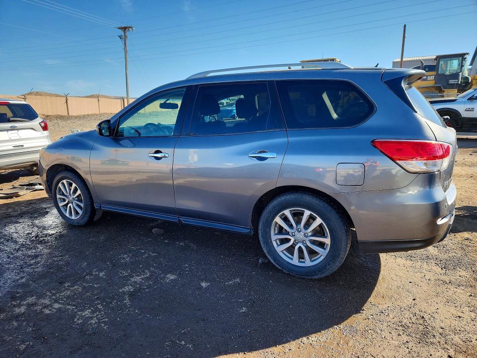 2015 Nissan Pathfinder sv