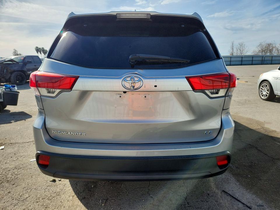 2018 Toyota Highlander le Plus