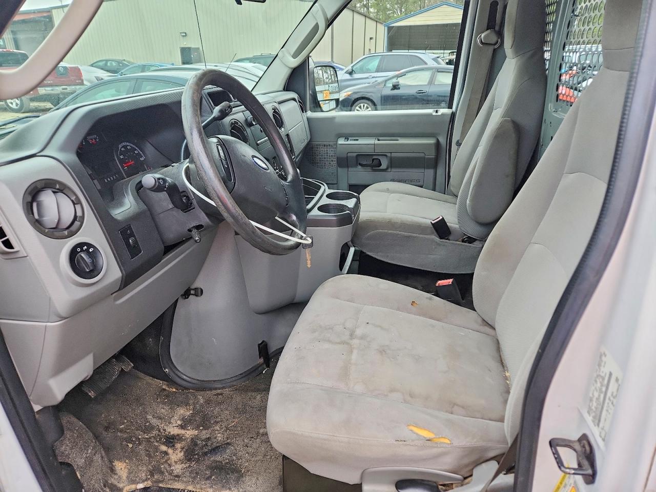 2013 Ford Econoline E250 van